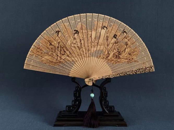 的工艺美术成果,多方面展示了江苏工艺美术事业的深度发展和文化创新